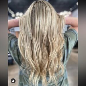 Exclusive Luxury Clip On Remy Hair Extensions 22" Blonde